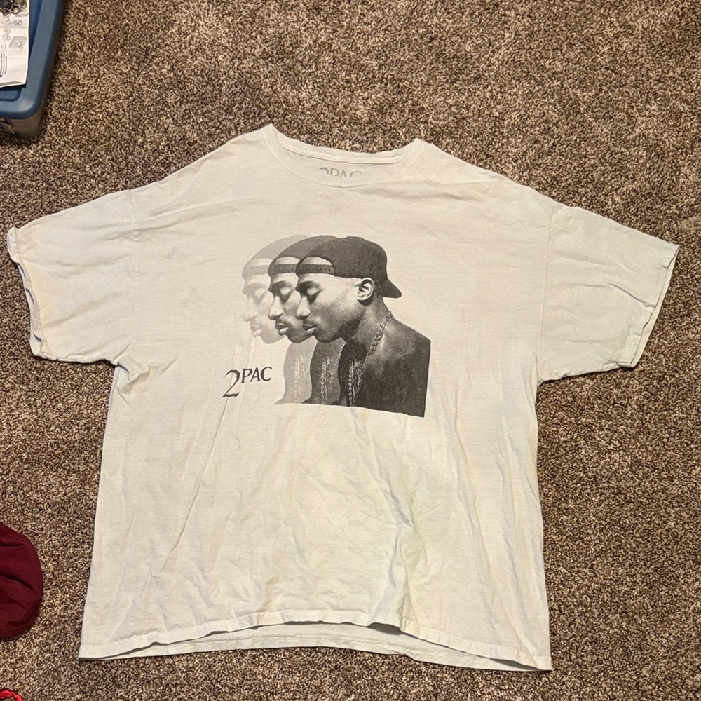 Graphic Shirt bundle (4 shirts size 2XL) - Picture 3 of 17